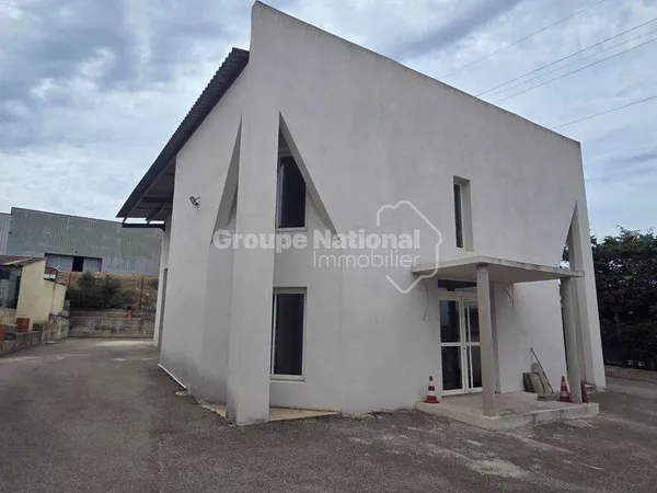 Local d'activité 200 m²