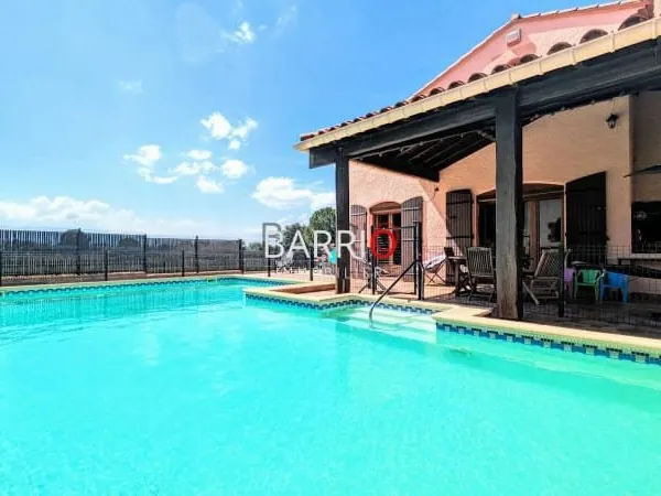 Villa 8 pièces 226 m²