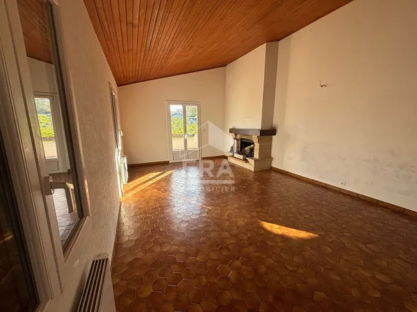 Maison de 209 m² Borgo Centre Divisée en 3 appartements Beau potentiel