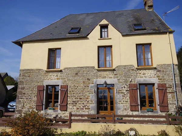 LA MANCHE Maison St Martin De Cenilly Charmante maison de caractère ? 5 chambres ? terrain de plus d
