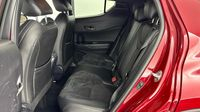 Toyota C-Hr 122h Collection 2WD E-CVT RC18 — photo 13