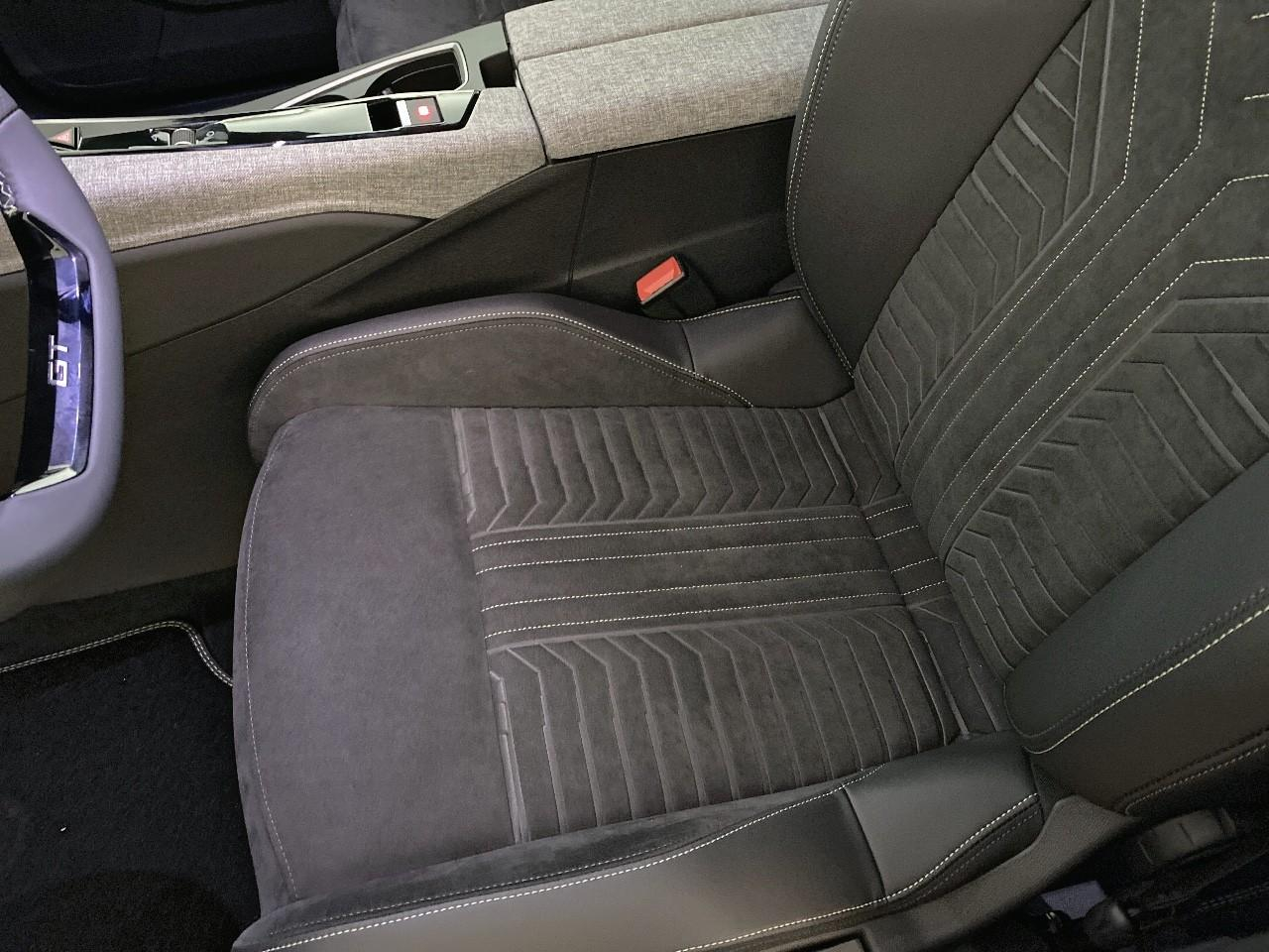 Peugeot 3008 hybrid 145 e-dcs6 gt — photo 9