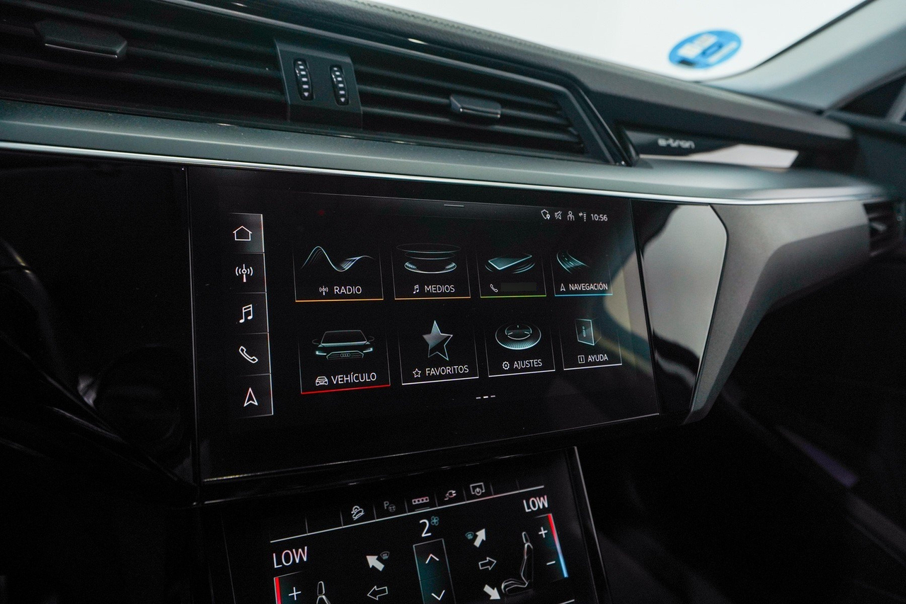 Audi e-tron — photo 27