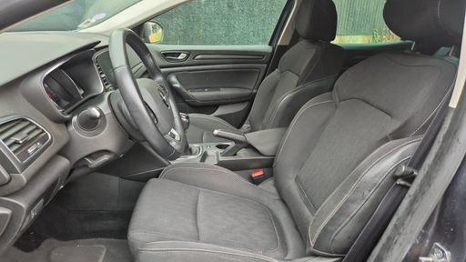 Renault Megane 1.3 TCe 115 - Limited – 2019 – 70565 km – Essence – Boîte Manuelle — photo 6