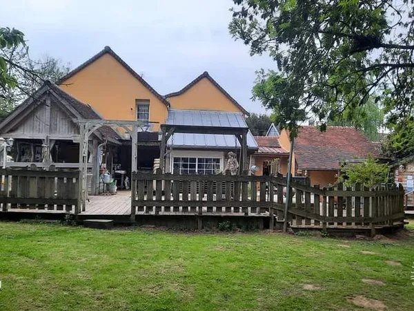 Maison 6 pièces 221 m²