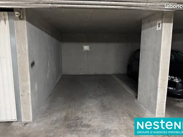 Parking/box 13 m² VAULX EN VELIN