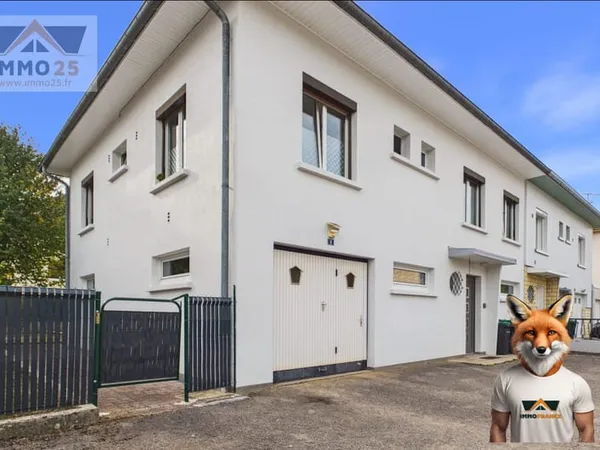 PONTARLIER, Maison de ville rénovée avec 3 espaces de vie et j