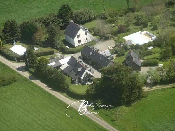 A vendre ensemble immobilier composé de sept maisons avec dépendances Côtes d'armor