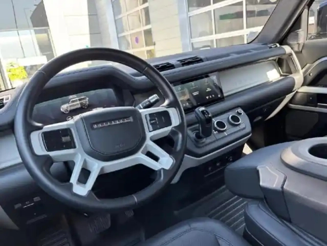 Land Rover Defender 110 2.0 p400e hse — photo 15