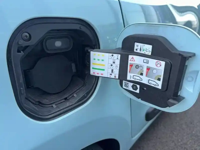 Renault Twingo iii e-tech — photo 53