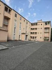 Sur la commune d'Orange proche des commodités avec parking p