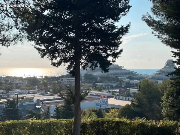 Villeneuve-Loubet - T3 avec véranda, vue mer, piscine et tennis
