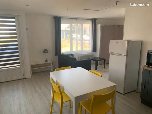 A louer petite maison mitoyenne meublée
