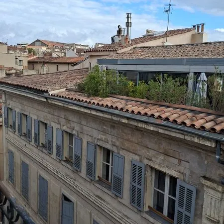 Dernier étage avec balcon