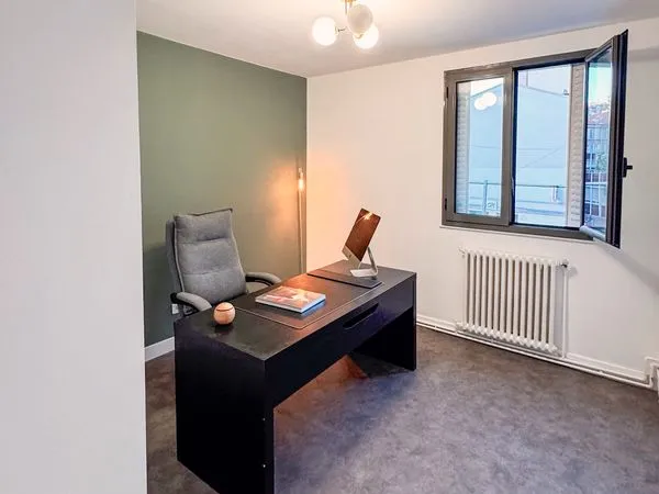 Bureau fermé meublé 11 m² tout inclus — Gentilly, porte de Paris (Metro14, RER B)