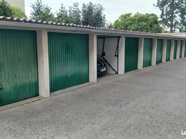 Garage Box