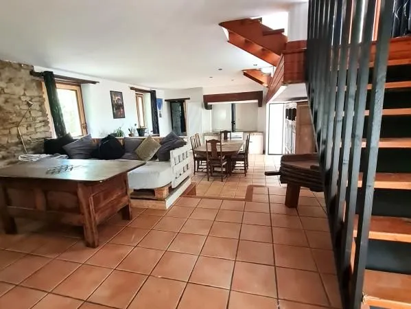 Maison 8 pièces 218 m²