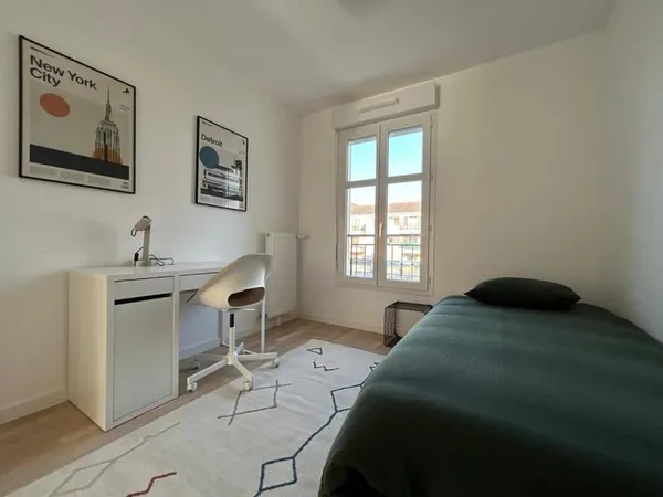 T3 de 65M² AVEC BALCONS + PARKING ( non meublé)