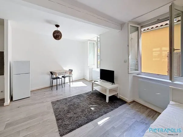 Studio 1 pièce 28 m²