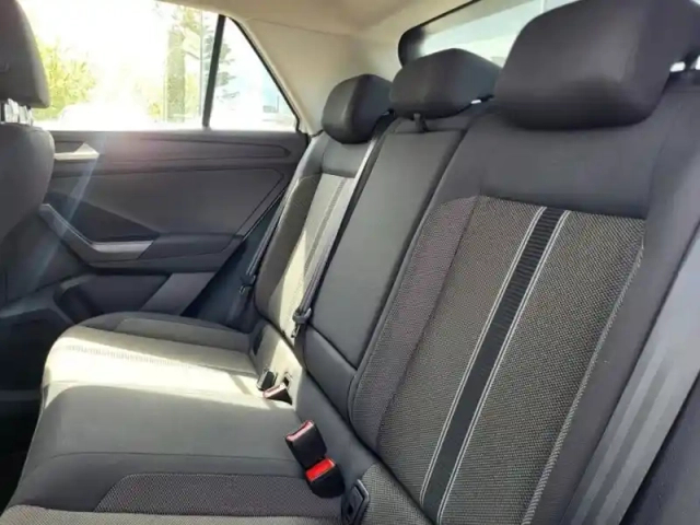 Volkswagen T-Roc 1.5 tsi evo 150ch lounge dsg7 — photo 6