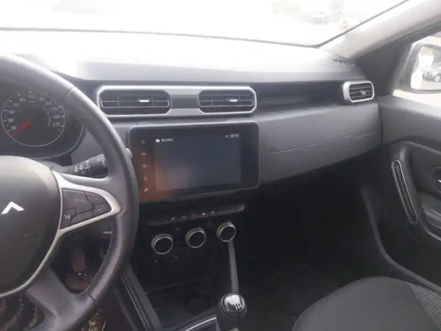 Dacia Duster eco-g 100 4x2 — photo 14