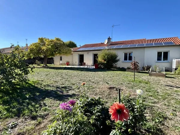 Maison plain-pied T7 et 5 chambres à vendre 10 min de Chemillé