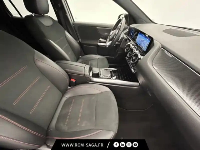 Mercedes Gla 200 d amg line — photo 22
