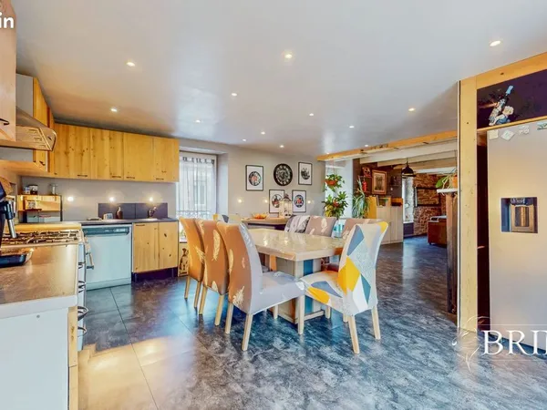 Maison 4 pièces 182 m²