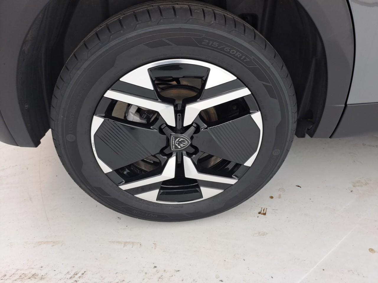 Peugeot 2008 puretech 130 s&s eat8 gt — photo 18