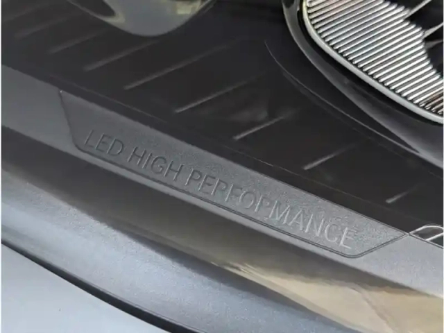 Mercedes Gla 250 e hybrid eq — photo 20