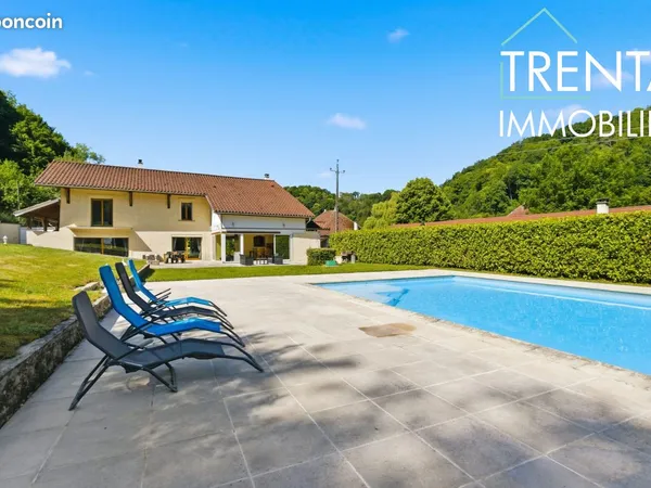 Maison 6 pièces 250 m²