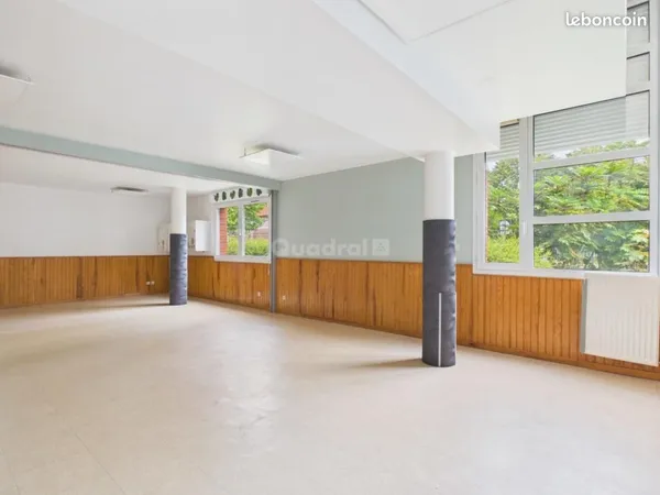 Local commercial 153 m²