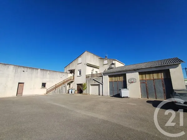 Maison 4 pièces 351 m²