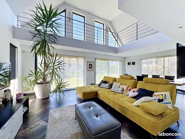 Propriété 7 pièces 263 m²