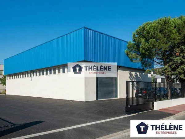 Local d'activité 900 m²