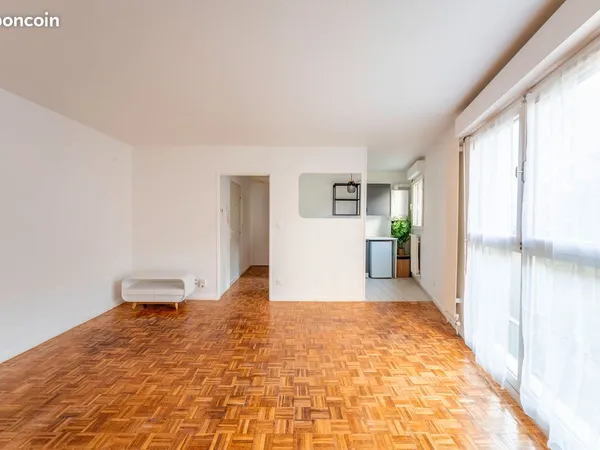 T3 rénové de 56 m² - 2 chambres - métro A + tram T6 - Villeurbanne Croix-Luizet