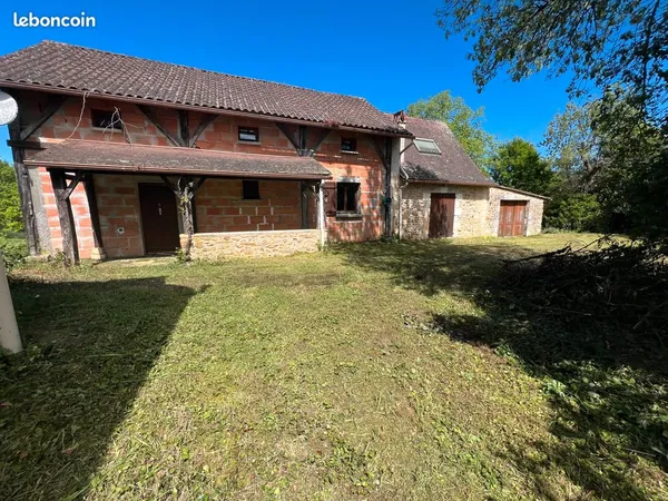 Ensemble de 2 maisons avec garage et dépendances