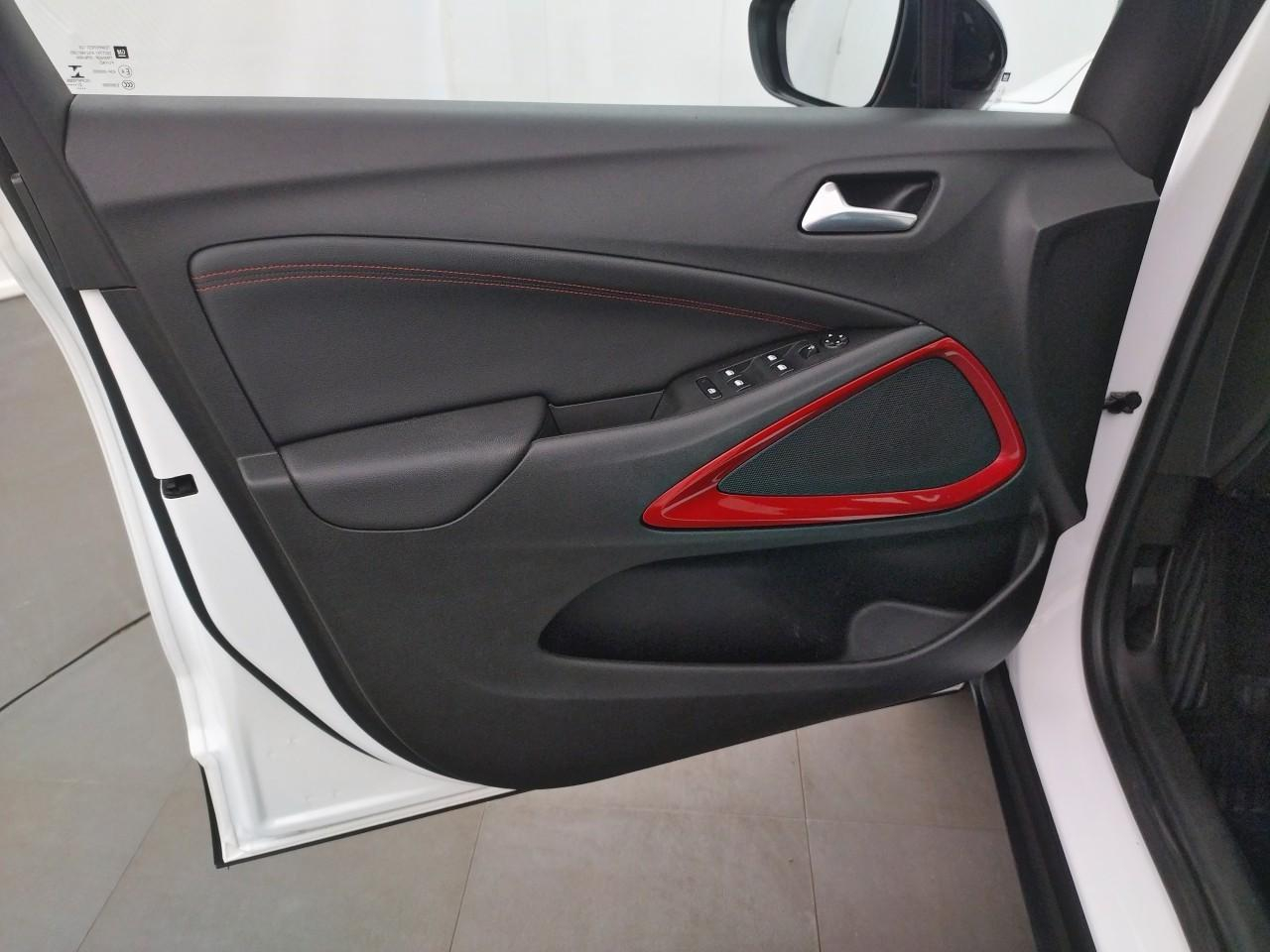 Opel Crossland 1.5 d 110 ch bvm6 gs line — photo 23