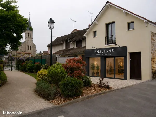 Local commercial 20 m² - Centre-ville Ballancourt - 550
