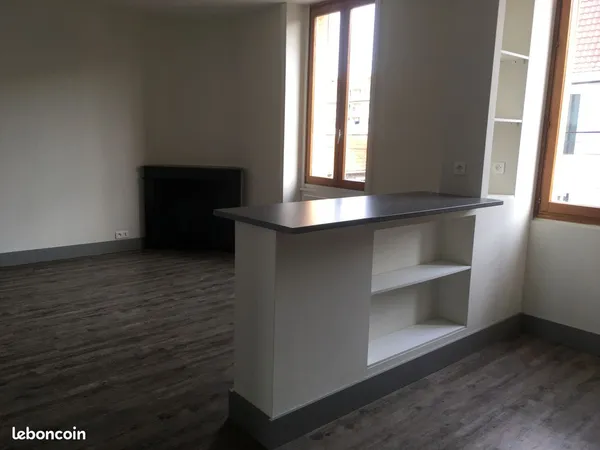 Location T2 Roanne