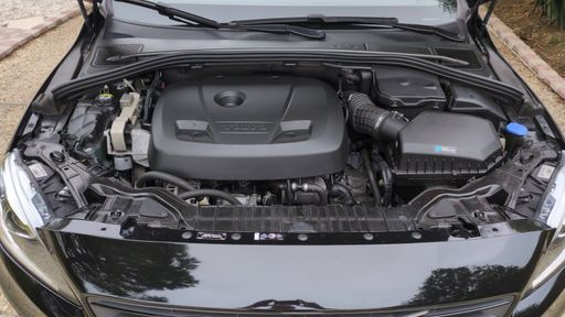 Volvo V60 2.0 T6 367 AWD Geartronic - Polestar – 2017 – 115440 km – Essence – Boîte Automatique — photo 29