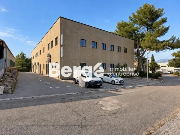 Bureaux 1 201 m²
