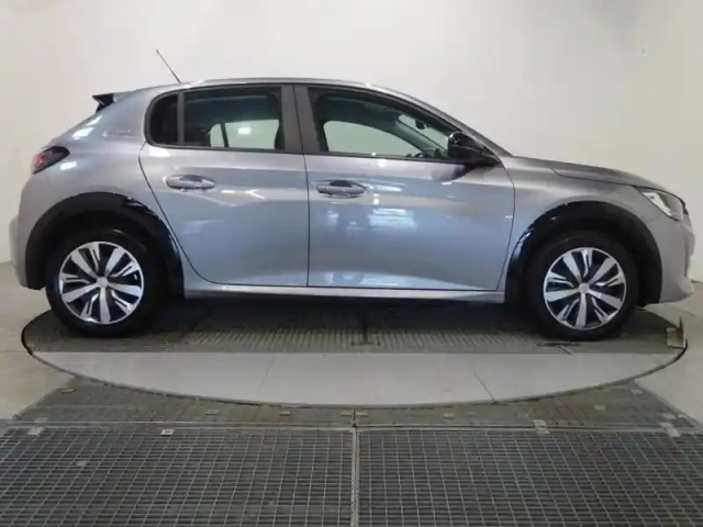 Peugeot 208 e- 136ch like — photo 4
