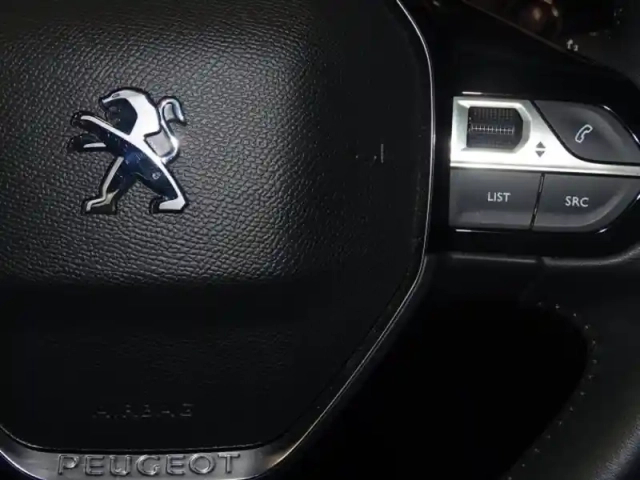 Peugeot 208 e- 136ch style — photo 14