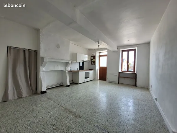Location studio 35m2 58300 Champvert