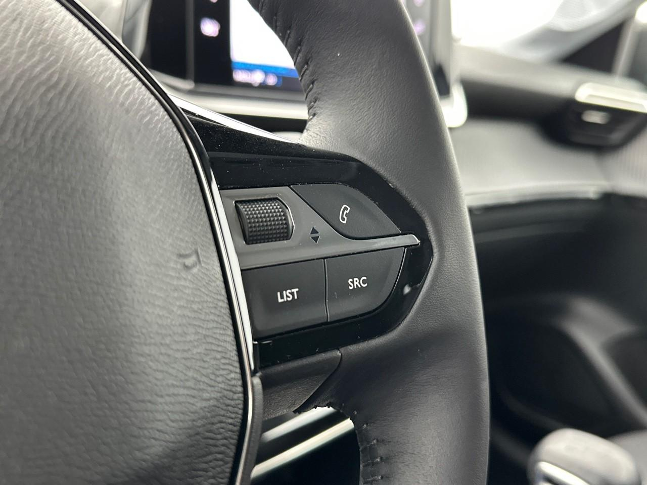 Peugeot 208 puretech 100 s&s bvm6 allure — photo 18