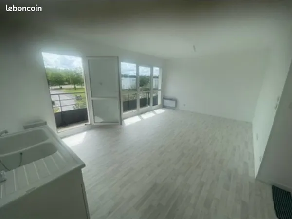 Studio t1 proche tramway IFS