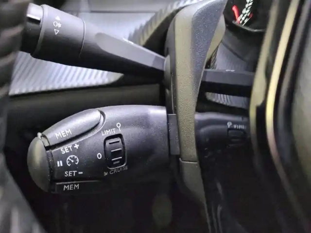 Peugeot 208 puretech 100 s&amp;s bvm6 — photo 56