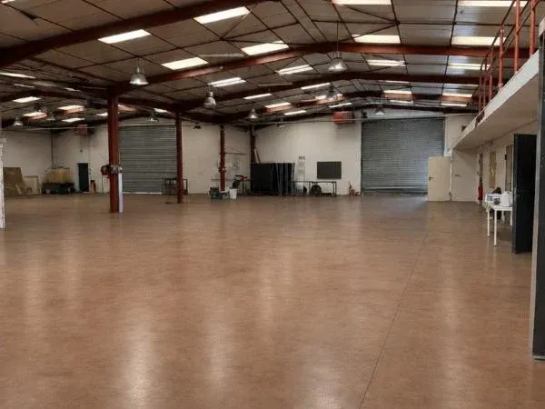 Local 1 pièce 1250 m²