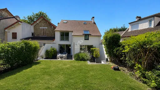 Maison 6 pièces 151 m²